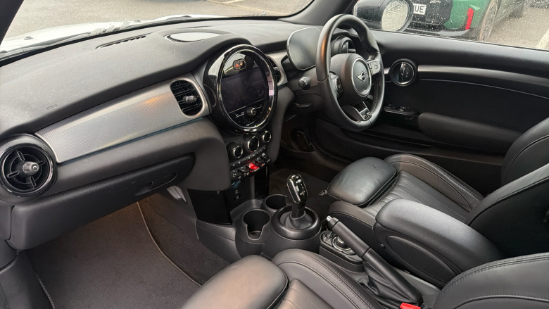 MINI Hatchback 1.5 Cooper Exclusive Premium 3dr Auto Petrol Hatchback